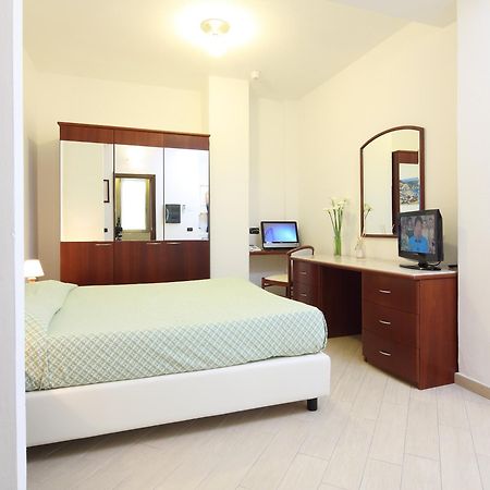 Residence Hotel Kriss Deiva Marina Kültér fotó