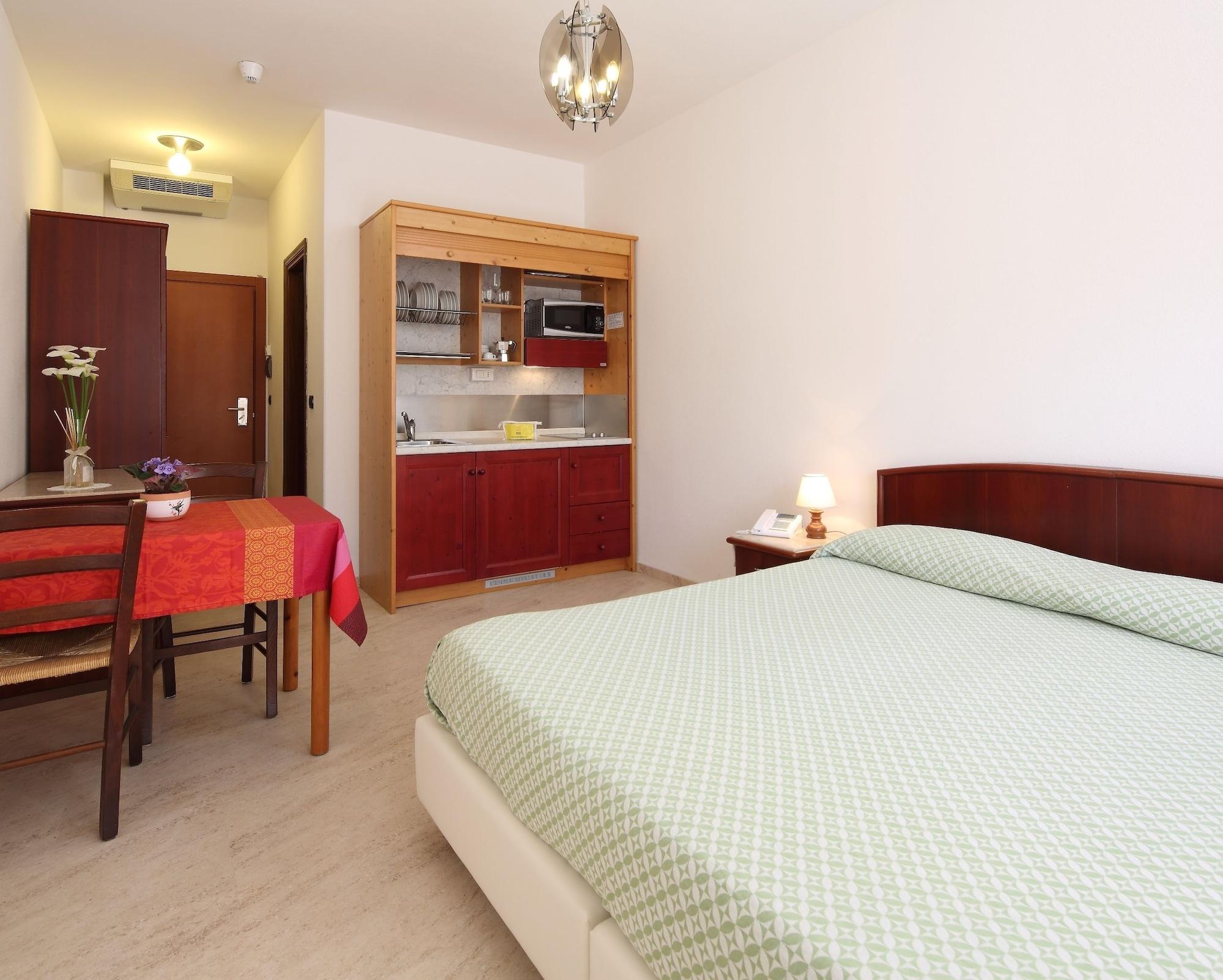 Residence Hotel Kriss Deiva Marina Kültér fotó