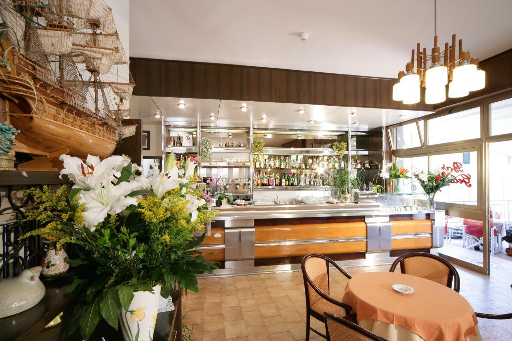 Residence Hotel Kriss Deiva Marina Kültér fotó