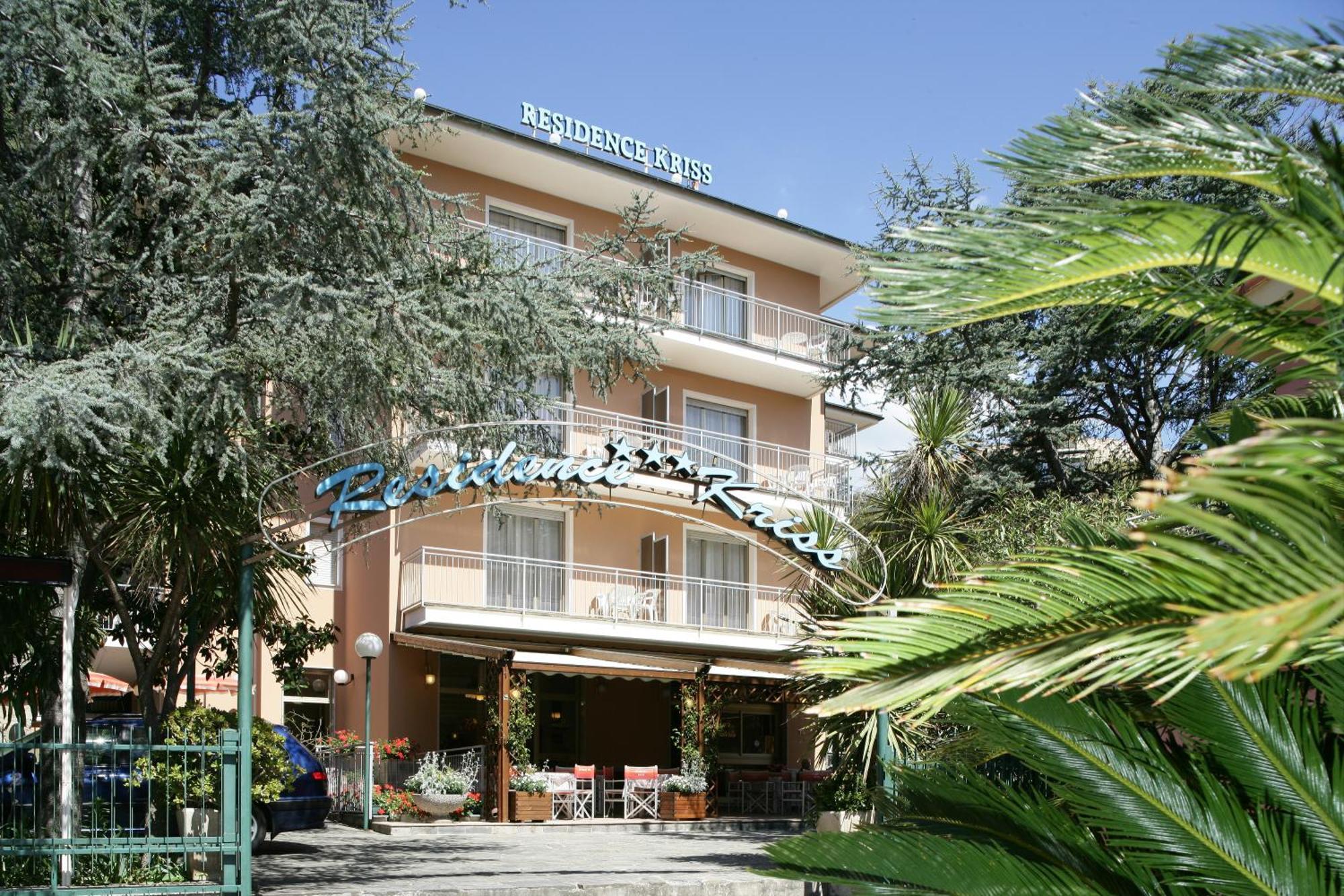 Residence Hotel Kriss Deiva Marina Kültér fotó