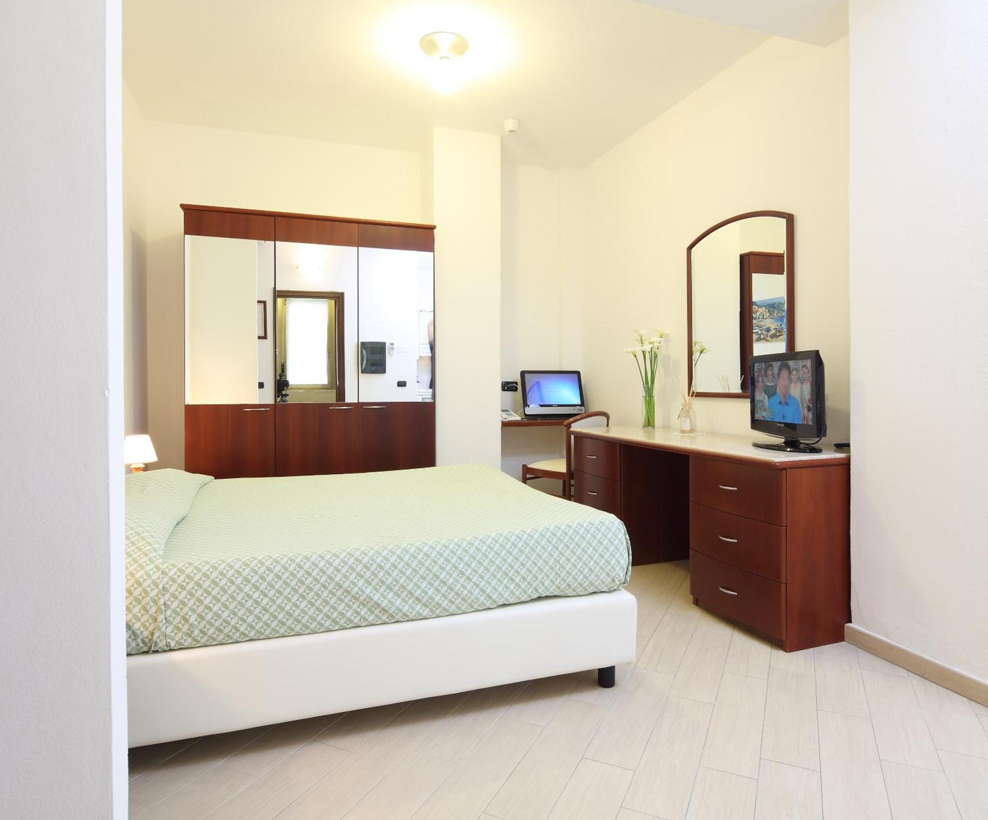 Residence Hotel Kriss Deiva Marina Kültér fotó