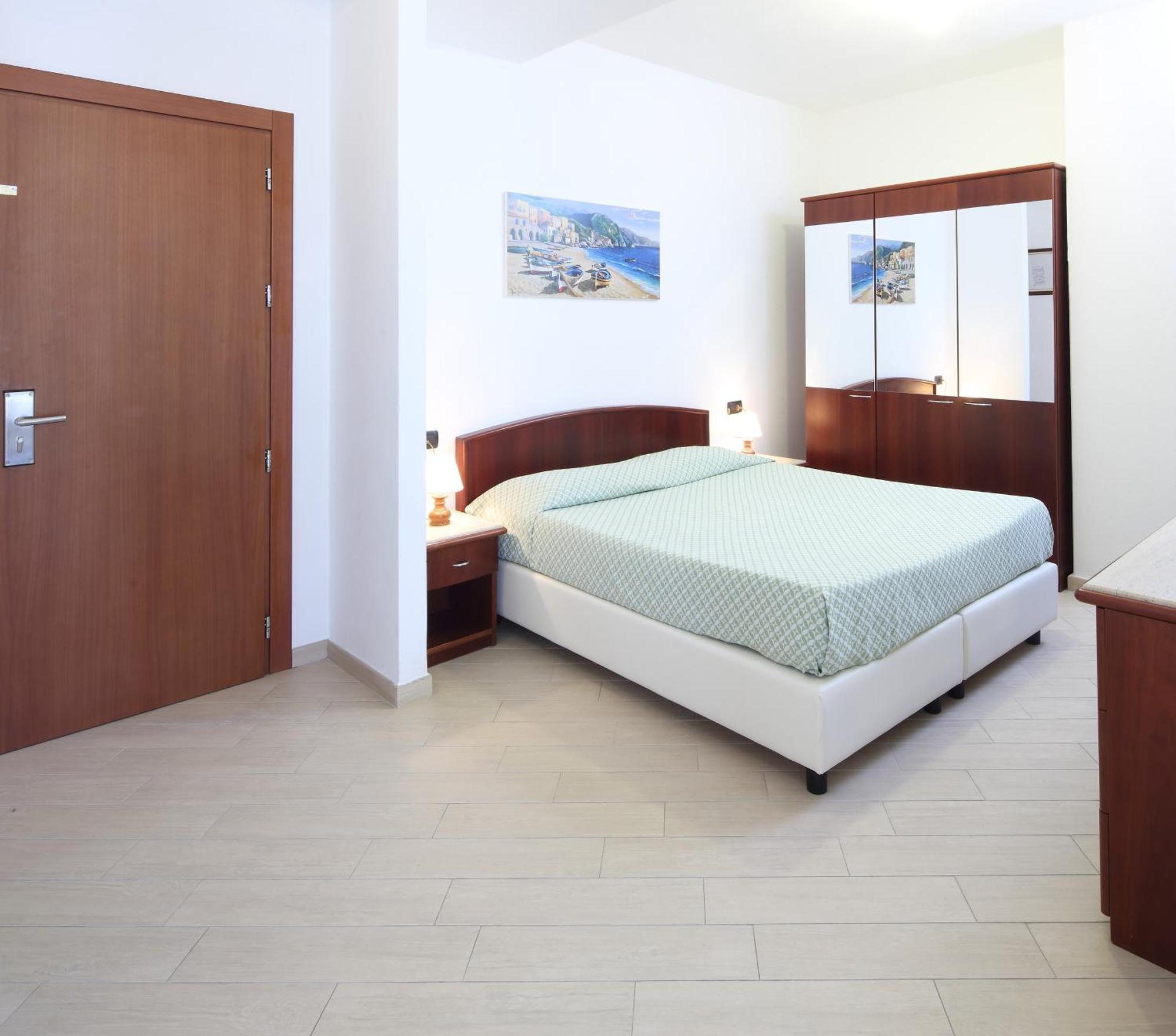 Residence Hotel Kriss Deiva Marina Kültér fotó