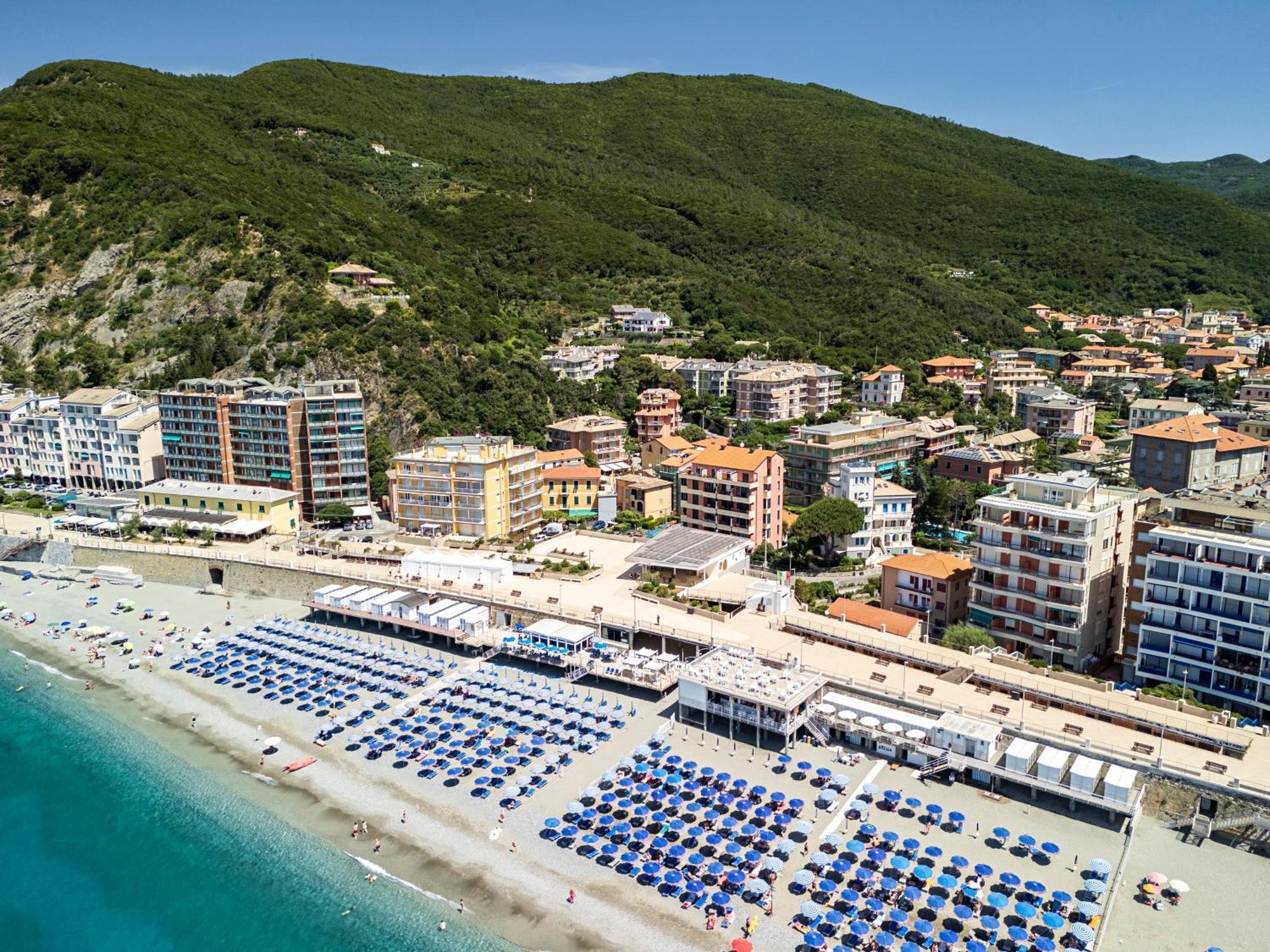 Residence Hotel Kriss Deiva Marina Kültér fotó