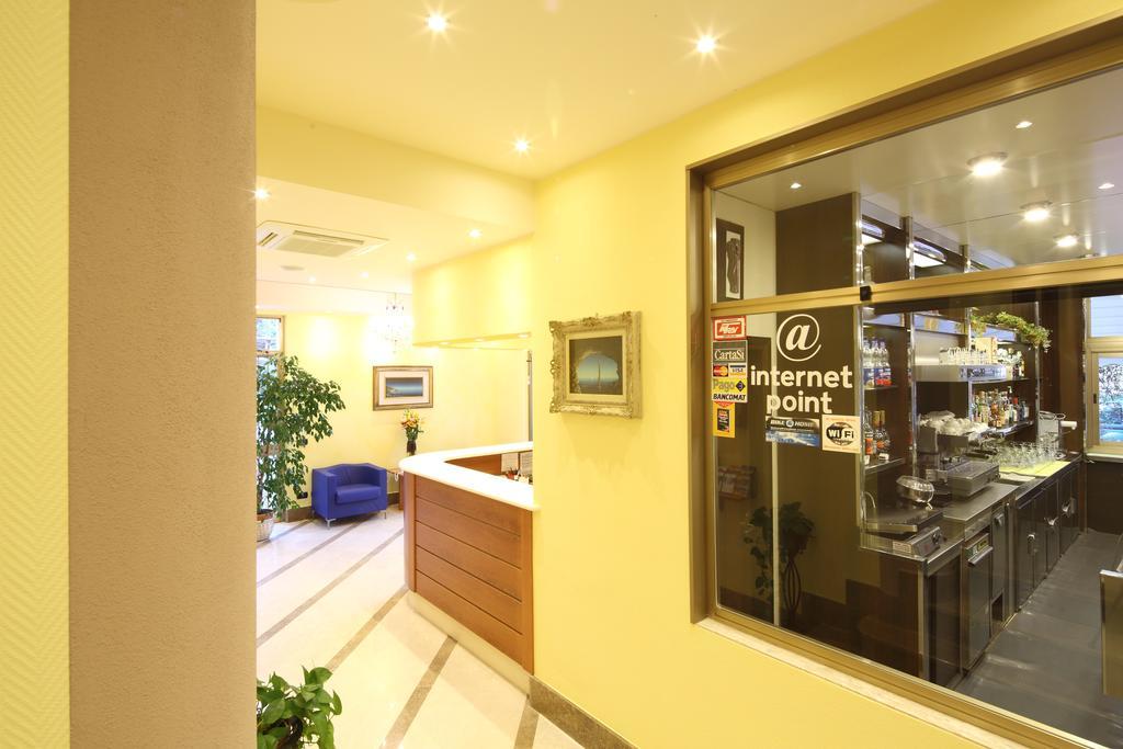 Residence Hotel Kriss Deiva Marina Kültér fotó