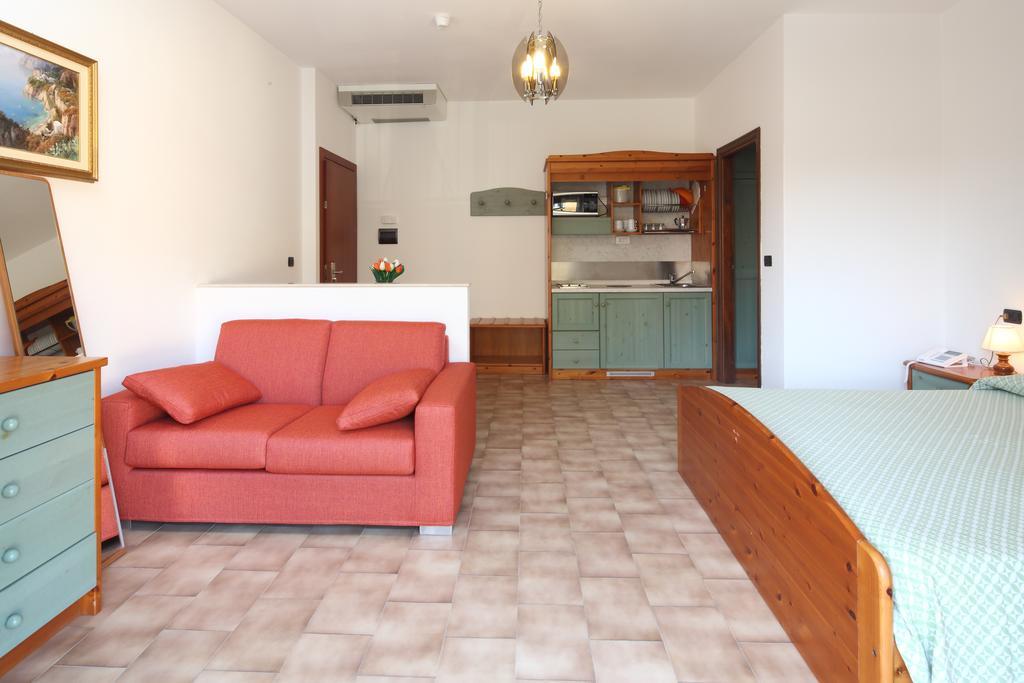Residence Hotel Kriss Deiva Marina Kültér fotó