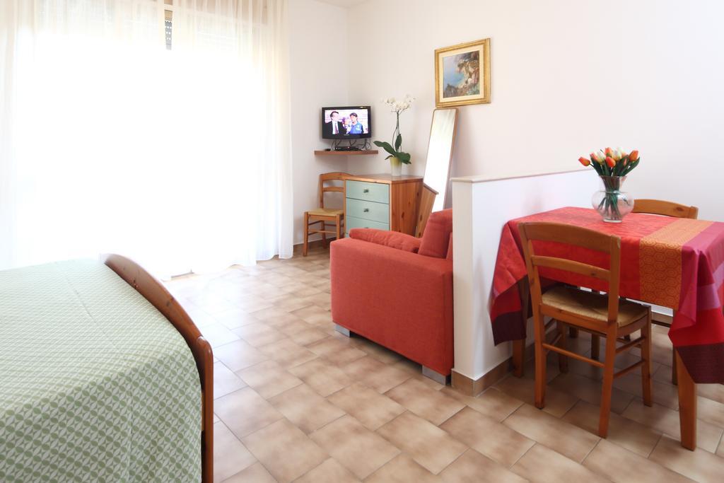 Residence Hotel Kriss Deiva Marina Kültér fotó