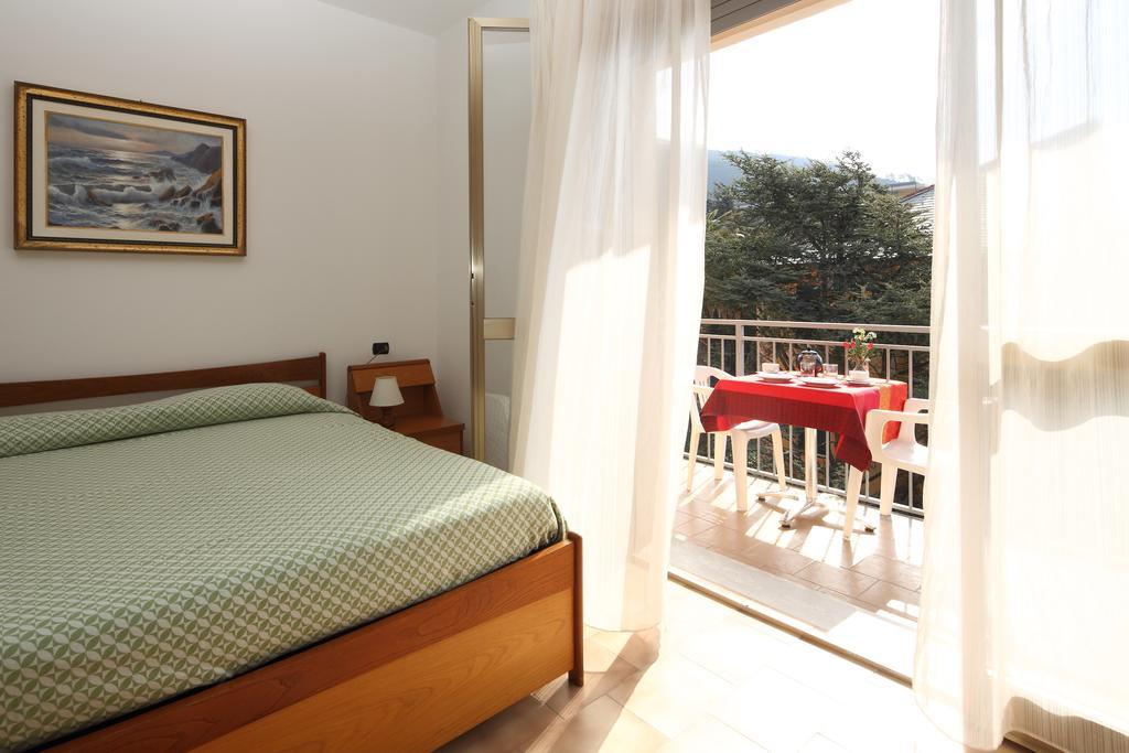 Residence Hotel Kriss Deiva Marina Kültér fotó