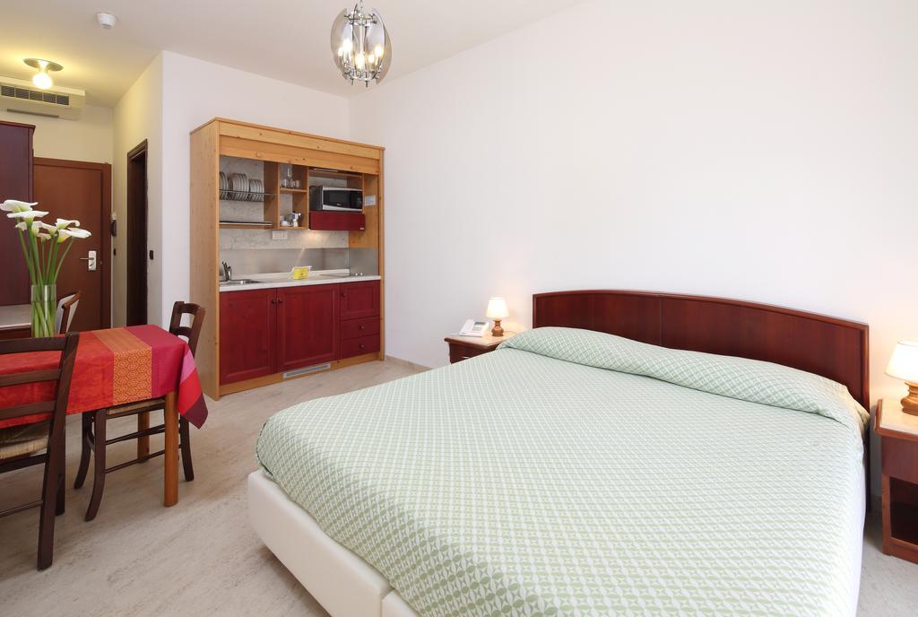 Residence Hotel Kriss Deiva Marina Kültér fotó